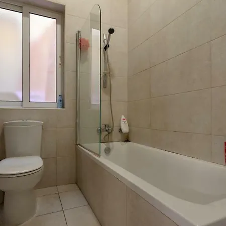 فندق مبيت وإفطار Cmh Classic Rooms 3*